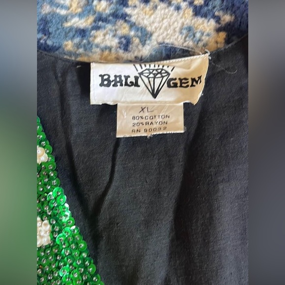 Vintage Christmas Vest - Picture 2 of 5